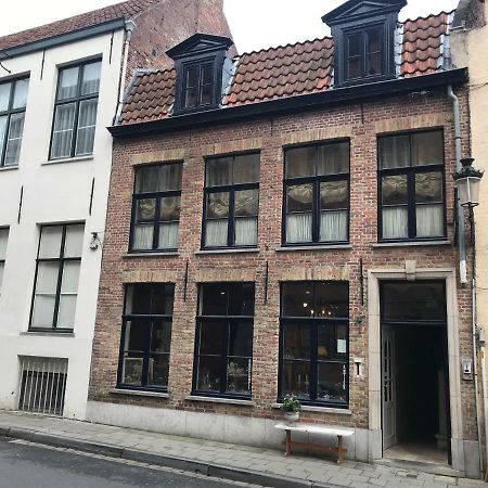 Guesthouse Dijver - Serene Escape In The Heart Of Historic Брюж Екстериор снимка